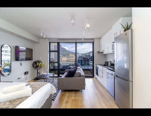 0.5 BEDROOM APARTMENT FOR SALE IN CAPE TOWN CITY CENTRE
